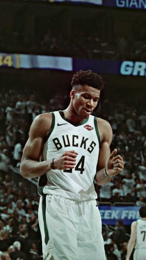 Giannis Antetokounmpo Background | WhatsPaper