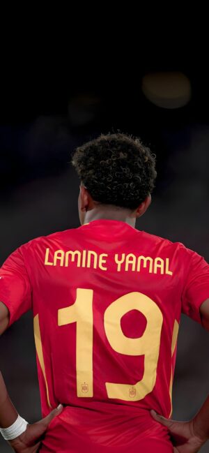 4K Lamine Yamal Wallpaper